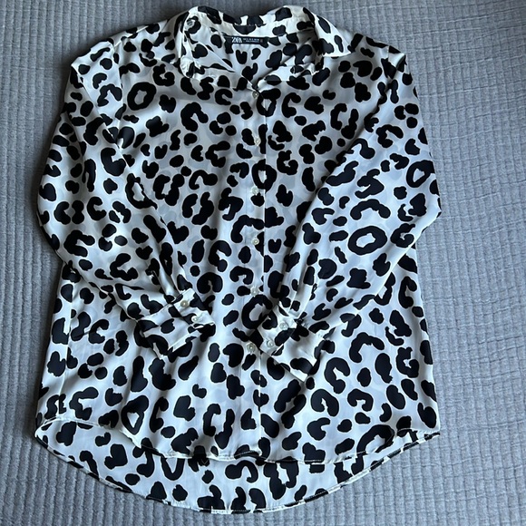 Zara | Leopard Print Button-Up - Picture 2 of 3